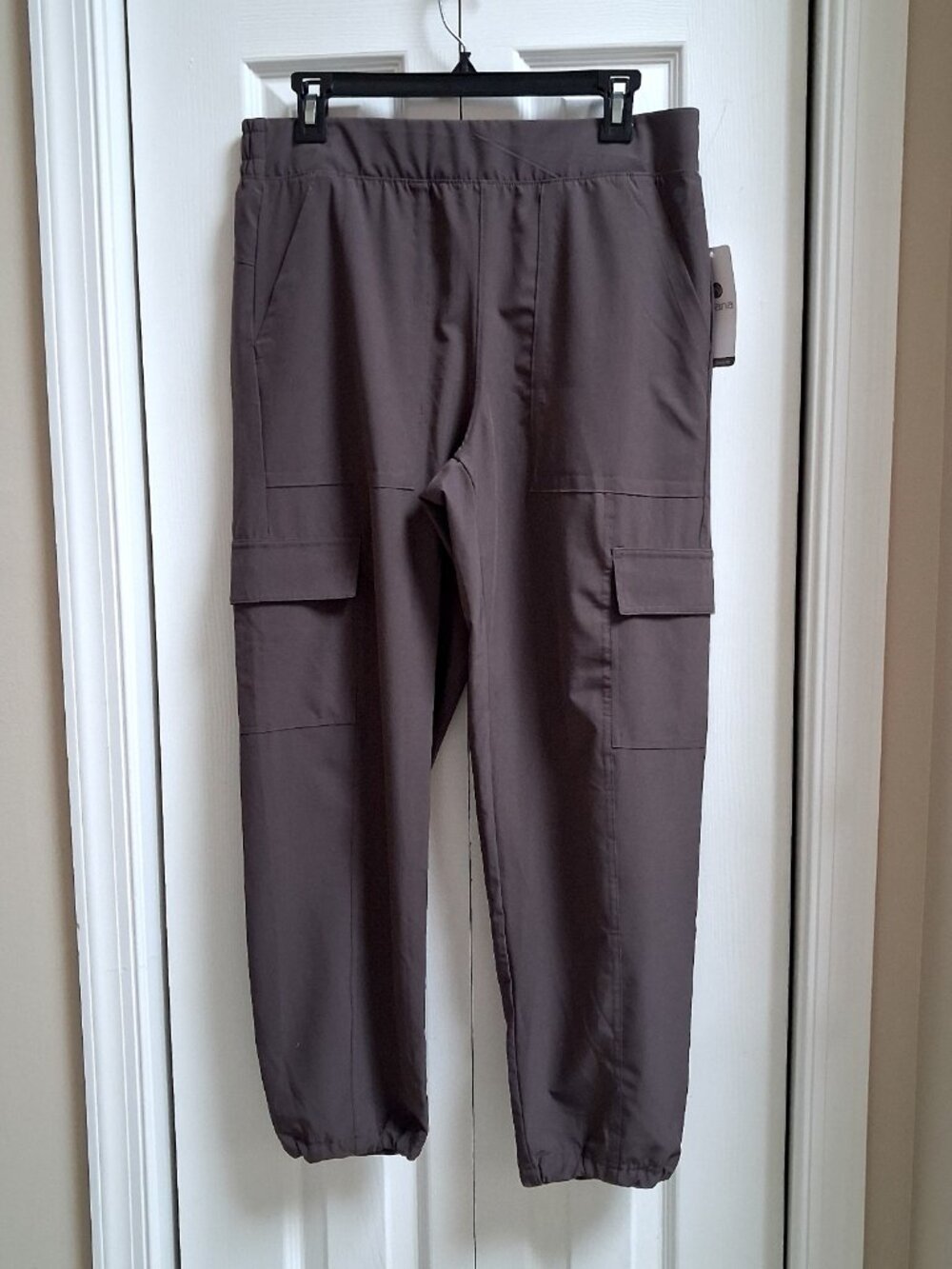 NWT APANA Yoga Cargo Pants sz M